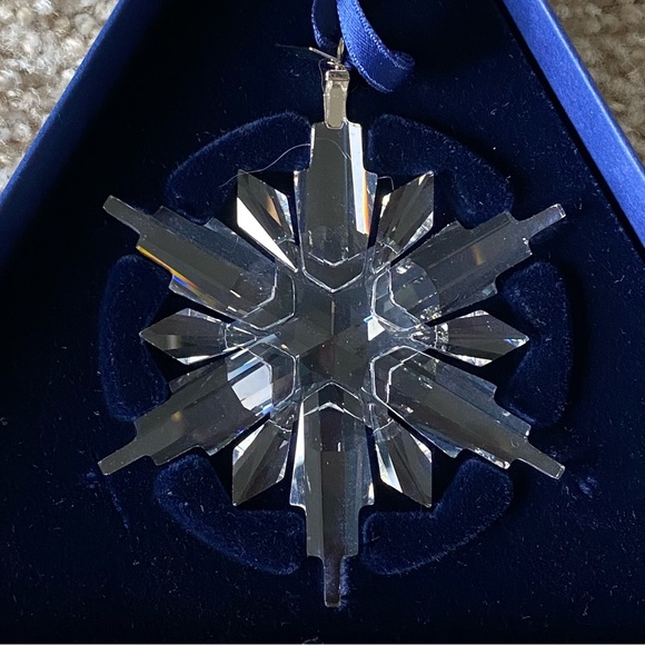 Swarovski Crystal 2006 snowflake Christmas ornament with COA and box - Picture 5 of 9